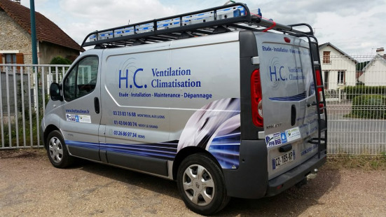 Création et pose d'un marquage pour un véhicule utilitaire de l'entreprise HC Ventilation
